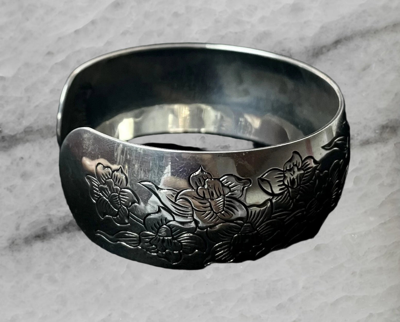 S Kirk Son Vintage Sterling Silver Etched Floral Jonquil Cuff Bracelet Bangle