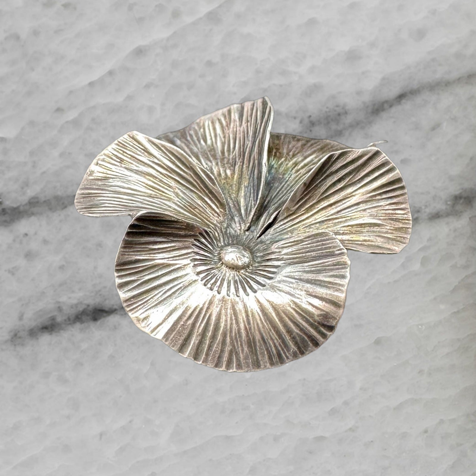 Vintage Nue Sterling Silver Floral Leaf Brooch Pin